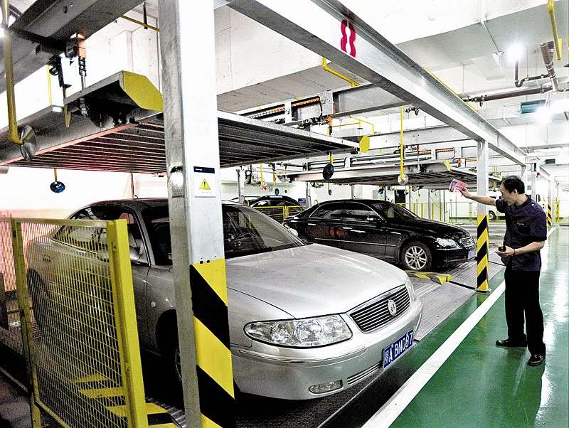 物業(yè)管理服務(wù)與牛肉干行業(yè) 商務(wù)服務(wù)的多元探索